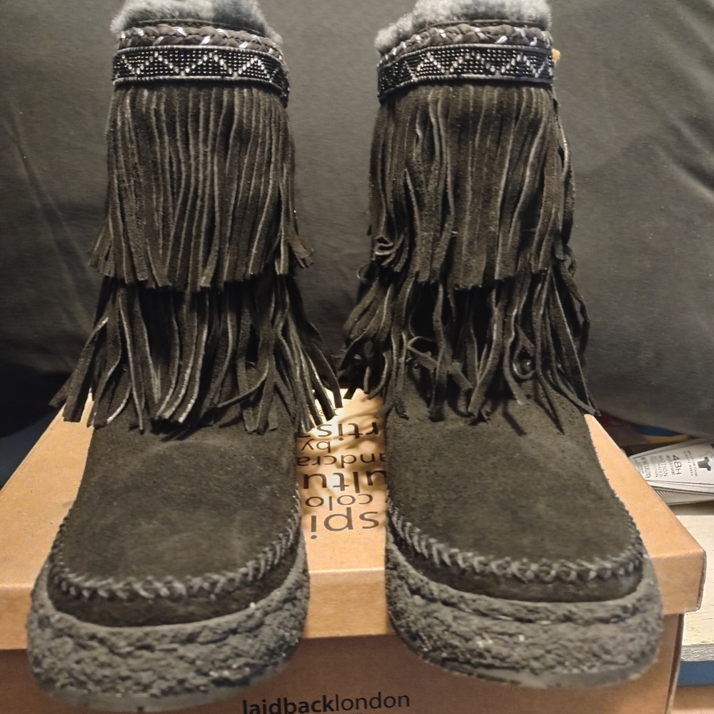 Naira Double Fringe Mid Boot